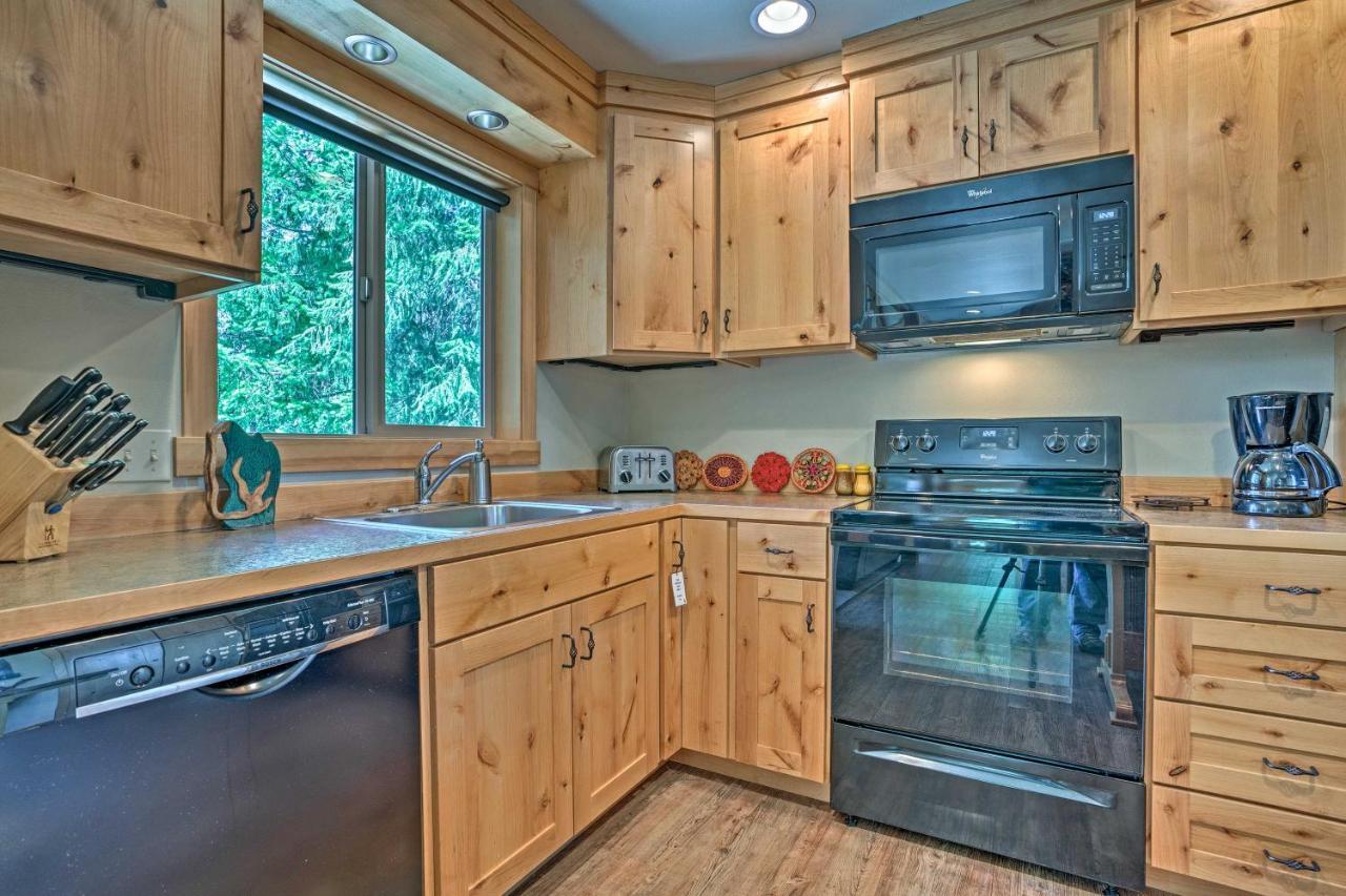 Private Leavenworth Cabin With Mtn Views And Fire Pit Екстериор снимка